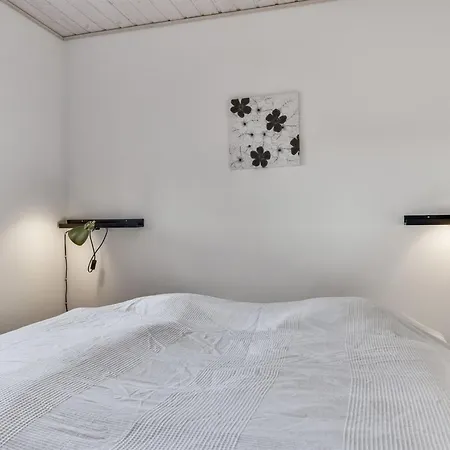 Bara - 600m From The Sea By Interhome